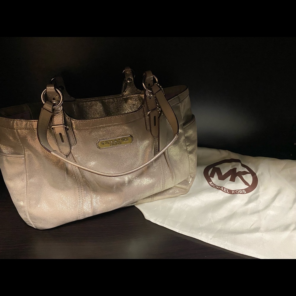 Couch handbag